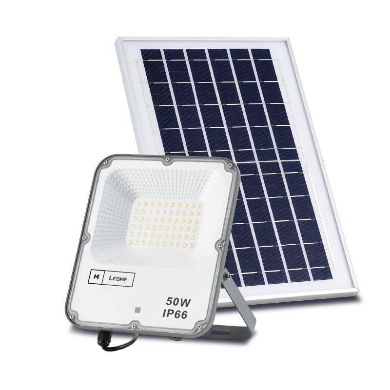 Asociar compromiso Reafirmar Lámpara proyector solar IP 66 exterior con sensor y mando a distancia -  Somontano Luz