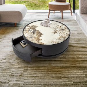 Mesa de centro giratoria IZA negra con tapa porcelánica efecto mármol.